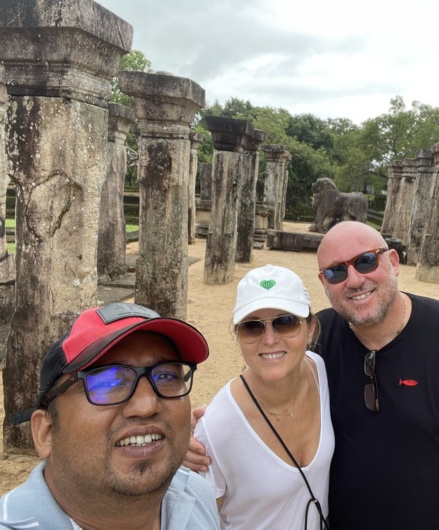 Official Tour Guide Srimal