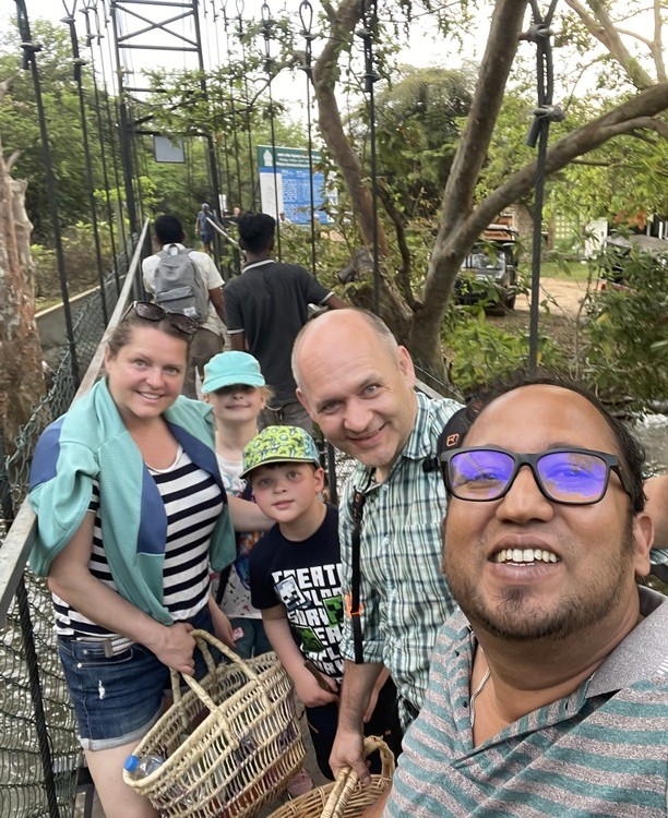 Official Tour Guide Srimal